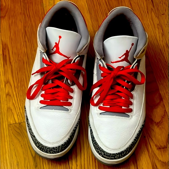Gently worn Jordan 3s - Picture 1 of 3
